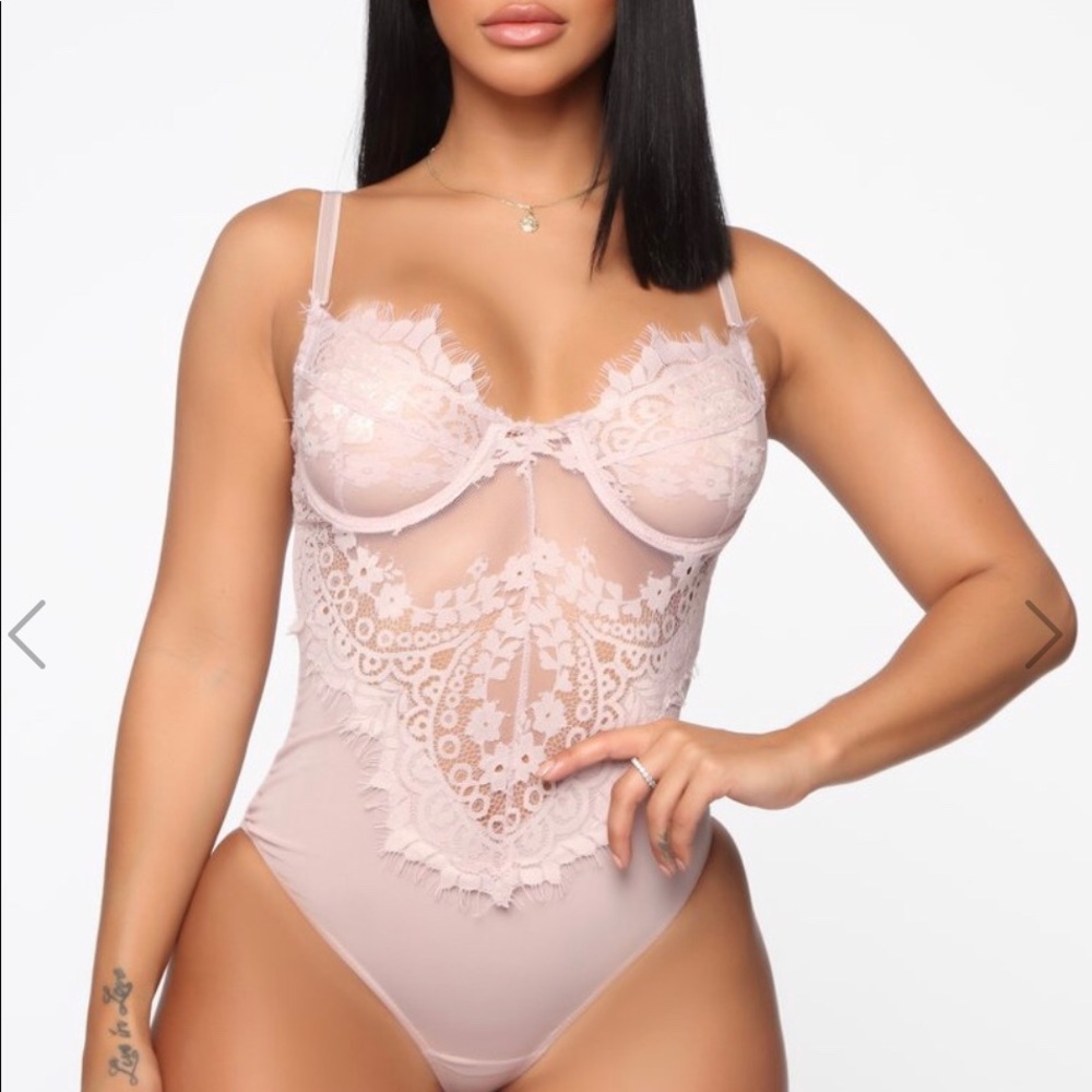 Lace bodysuit - Picture 1 of 2